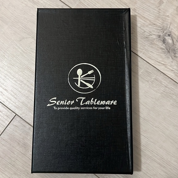 Dining Utensil Set - Picture 3 of 3